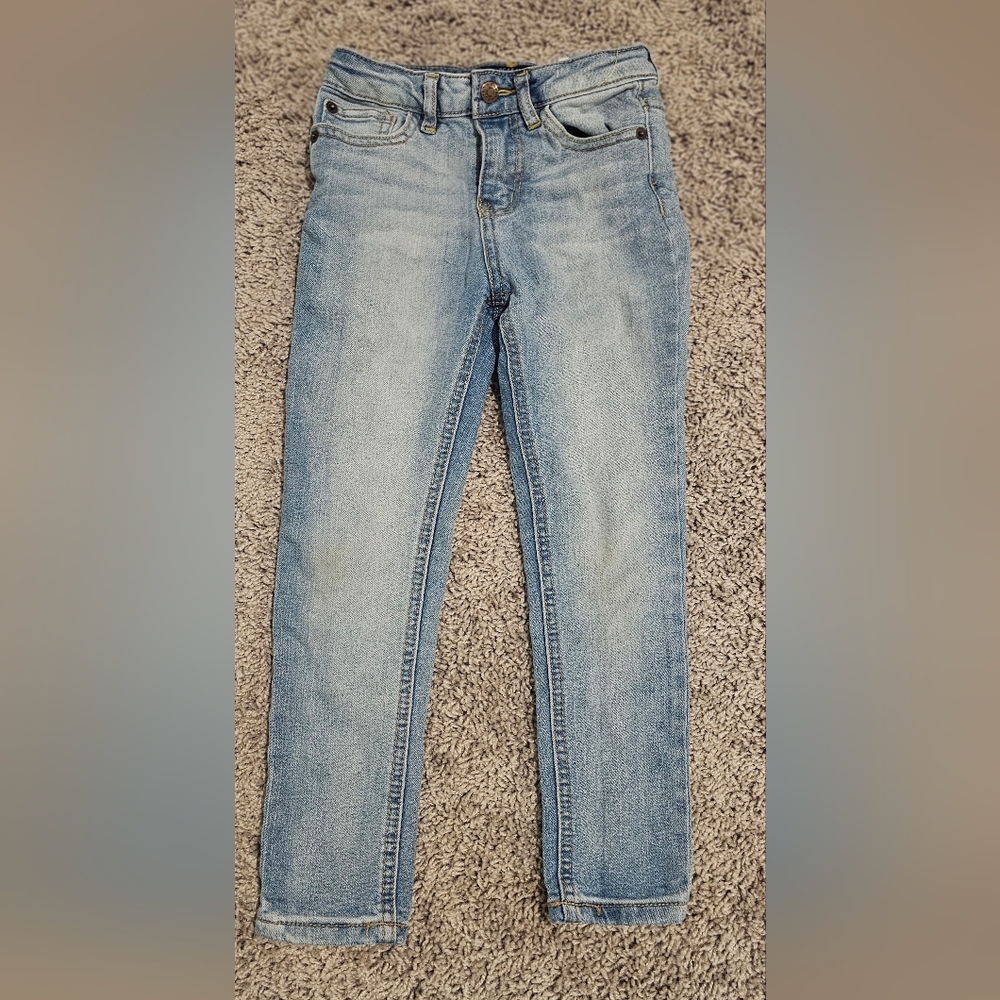 Girls Lucky Brand ☘️  jeans. Size 6